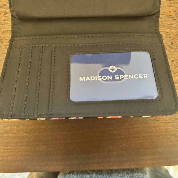Madison Spencer Wristlet Floral Wallet 4x6 Zipper Coin Credit Card ID Unused - Picture 6 of 10